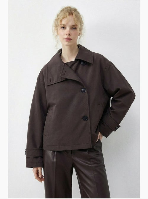 Trench-coat à col mandarin court lucci - Kiabi Trench-coat à col mandarin court lucci - Kiabi