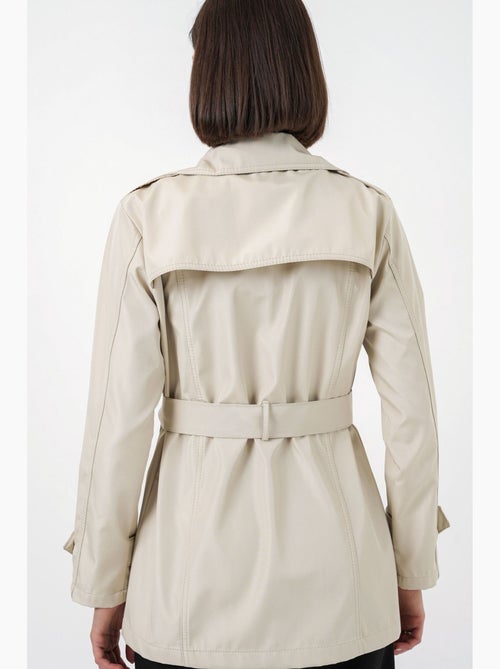 Trench-coat court ceinturé avec col chemise bdart - Kiabi Trench-coat court ceinturé avec col chemise bdart - Kiabi
