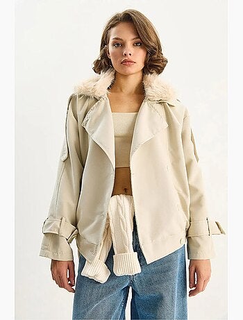 Trench-coat en fausse fourrure avec fermeture à boucle lucci