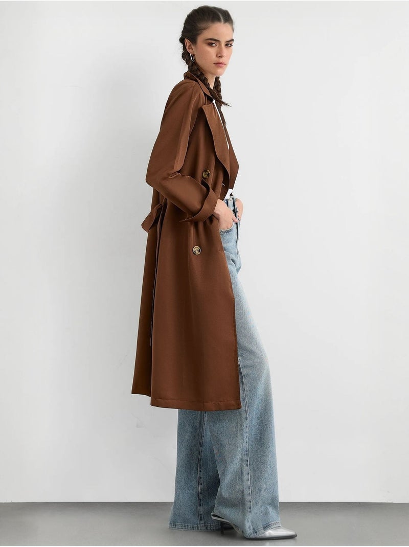 Trench-coat long croisé avec ceinture Marron - Kiabi
