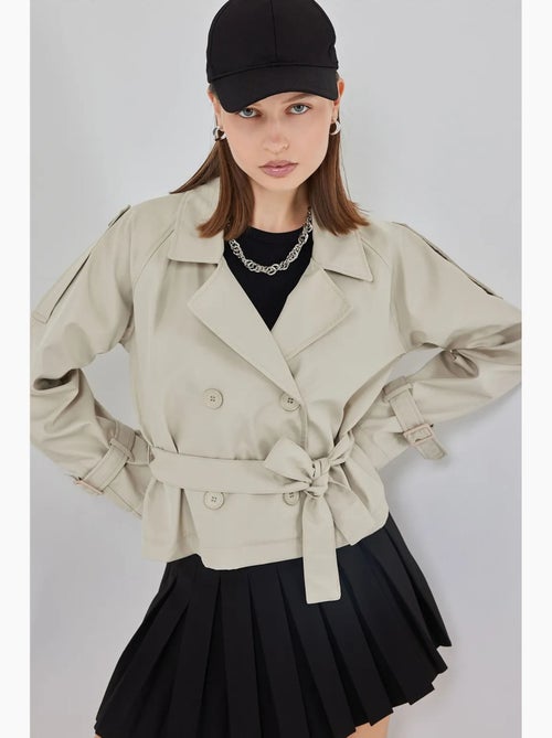 Trench court ceinturé bdart - Kiabi Trench court ceinturé bdart - Kiabi