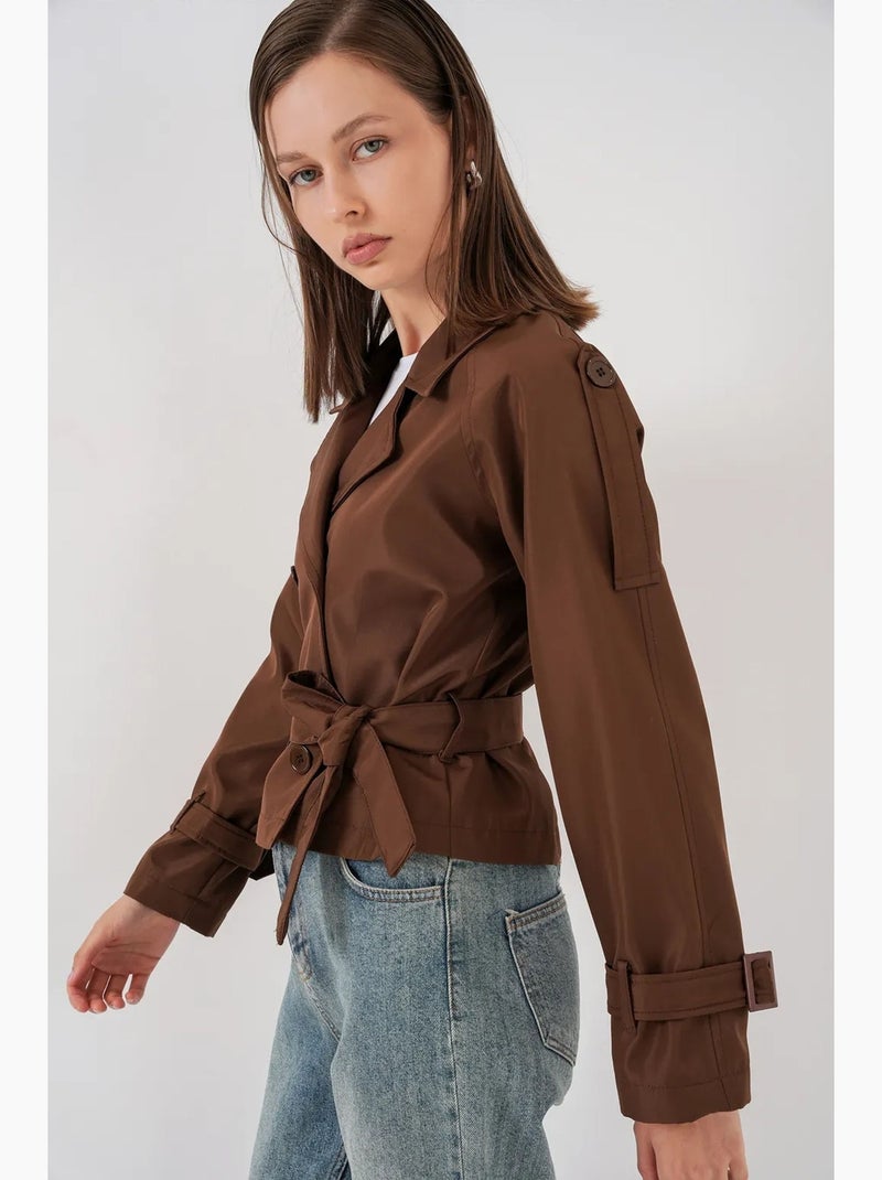 Trench court ceinturé bdart Marron - Kiabi