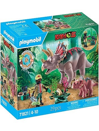 Tricératops avec bébé, oeuf et explorateur