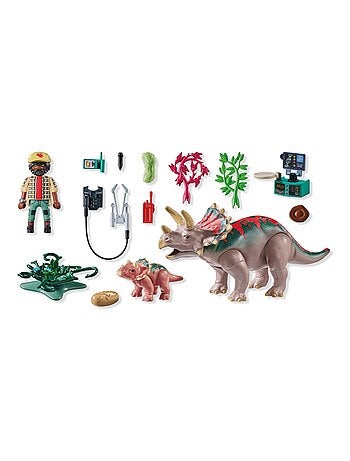 Tricératops avec bébé, oeuf et explorateur