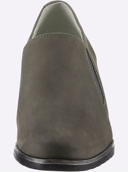 Trotteurs à front haut en cuir velours avec empiècement extensible - Taille standard - Helline - Kiabi