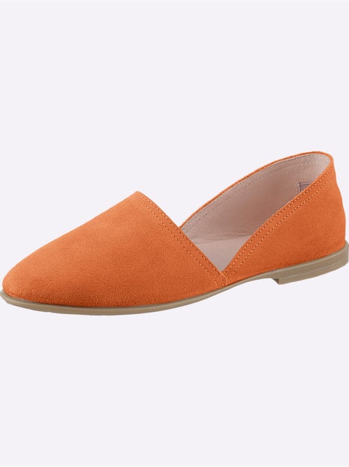 Trotteurs en cuir velours avec semelle intérieure textile - Taille standard - Helline - Kiabi Trotteurs en cuir velours avec semelle intérieure textile - Taille standard - Helline - Kiabi