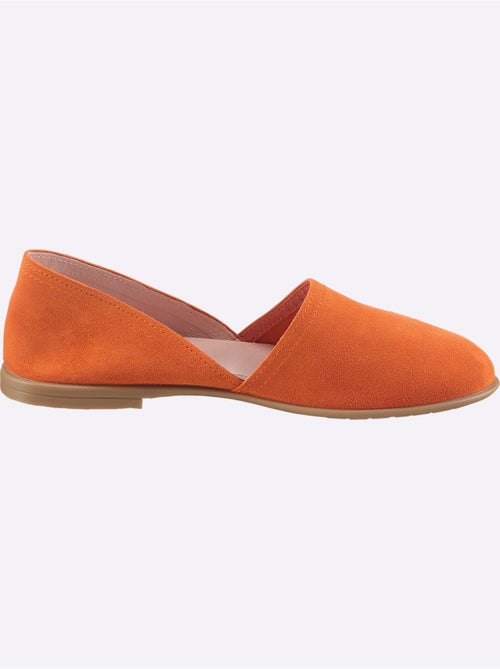 Trotteurs en cuir velours avec semelle intérieure textile - Taille standard - Helline - Kiabi Trotteurs en cuir velours avec semelle intérieure textile - Taille standard - Helline - Kiabi