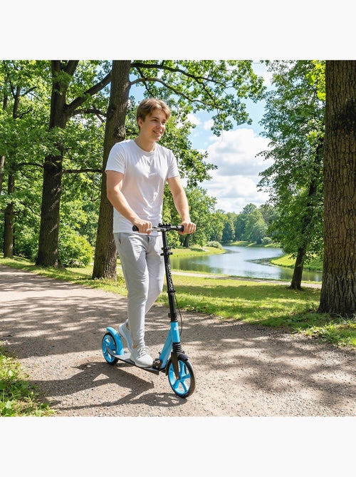 Trottinette pliable grandes roues 20cm guidon réglable amortisseur double frein alu bleu noir - Kiabi Trottinette pliable grandes roues 20cm guidon réglable amortisseur double frein alu bleu noir - Kiabi
