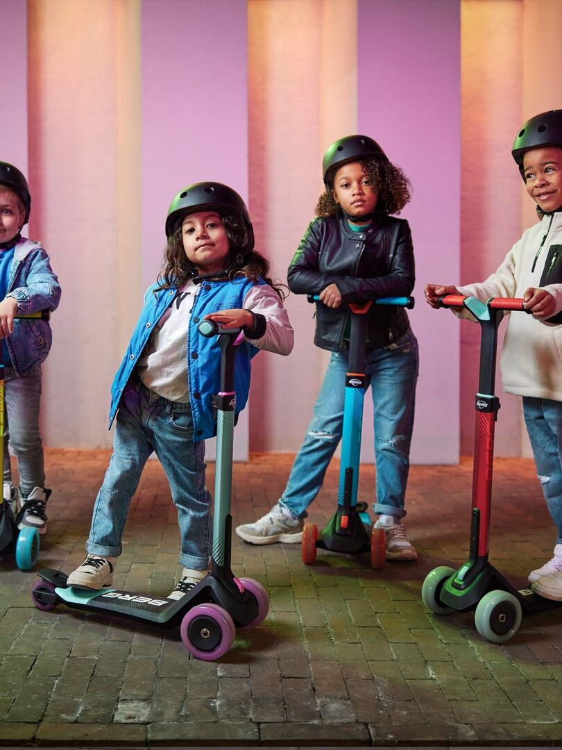 Trottinette pliable lumières LED-deck Berg lime | Abitare Kids