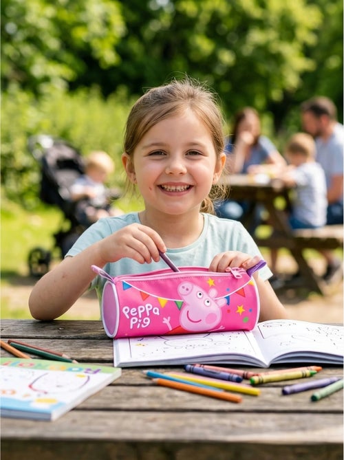 Trousse cylindrique 21 cm en polyester peppa pig - Kiabi Trousse cylindrique 21 cm en polyester peppa pig - Kiabi