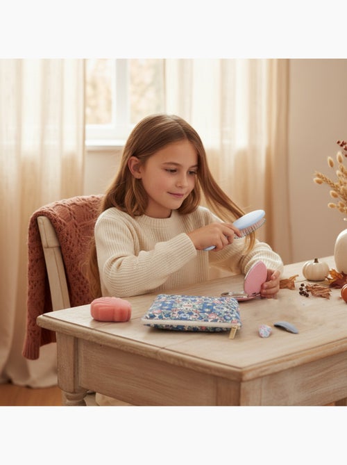 Trousse de beauté avec accessoires - Kiabi Trousse de beauté avec accessoires - Kiabi