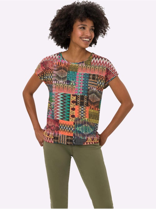Tshirt patchwork graphique à encolure ronde et manches courtes - Taille standard - Helline - Kiabi Tshirt patchwork graphique à encolure ronde et manches courtes - Taille standard - Helline - Kiabi