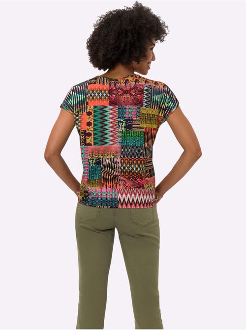 Tshirt patchwork graphique à encolure ronde et manches courtes - Taille standard - Helline - Kiabi Tshirt patchwork graphique à encolure ronde et manches courtes - Taille standard - Helline - Kiabi
