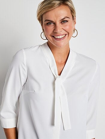 Tunique boutonnée avec lavallière