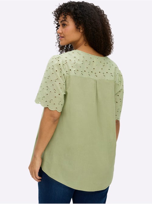 Tunique Motif Ajouré Délicat - Taille Standard - Sheego - Kiabi Tunique Motif Ajouré Délicat - Taille Standard - Sheego - Kiabi