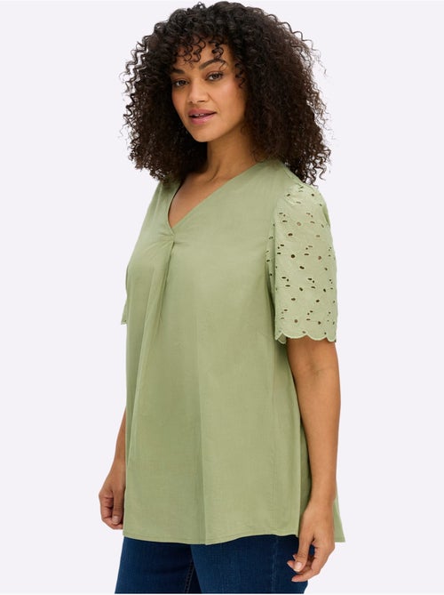 Tunique Motif Ajouré Délicat - Taille Standard - Sheego - Kiabi Tunique Motif Ajouré Délicat - Taille Standard - Sheego - Kiabi