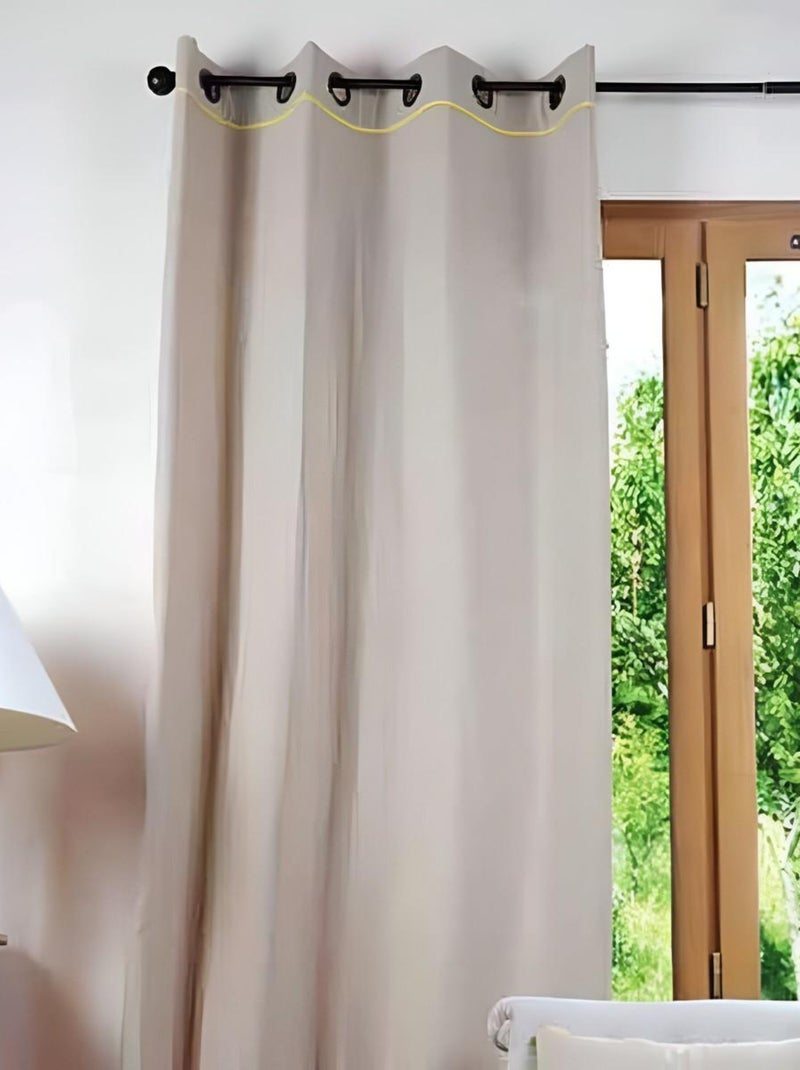 Un panneau de rideau tamisant à oeillets Beige - Kiabi