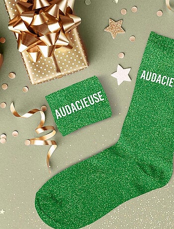 Une paire de chaussettes paillettes audacieuse