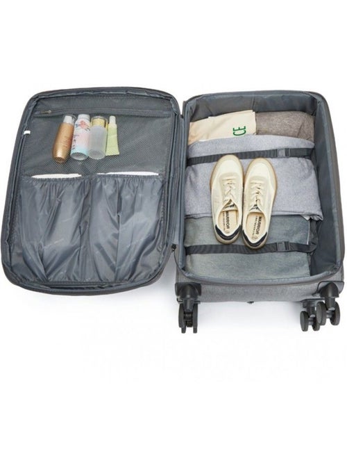 Valise cabine - 50x40x20 cm, souple, 4 roues 360°, serrure tsa - british traveller - Kiabi Valise cabine - 50x40x20 cm, souple, 4 roues 360°, serrure tsa - british traveller - Kiabi