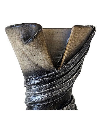 Vase artisanal beige avec drapé de tissus gris – 20 cm