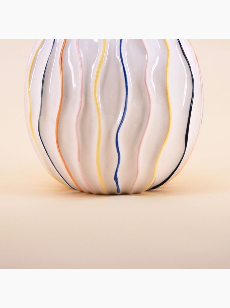 Vase blanc en céramique lignes colorées, H19cm Blanc - Kiabi