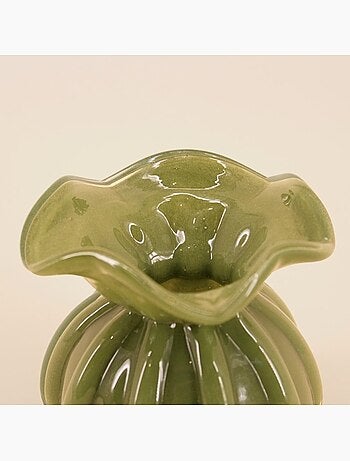 Vase boule plissé en verre opaque, H11cm