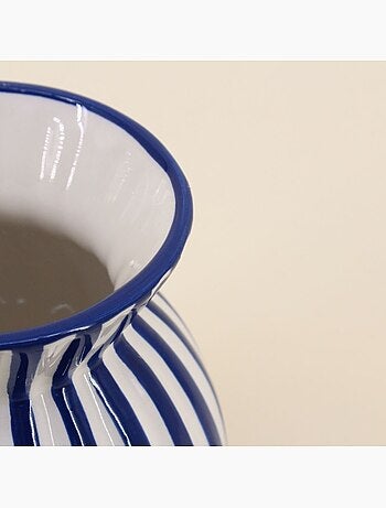Vase céramique à rayures bleu en relief 19cm