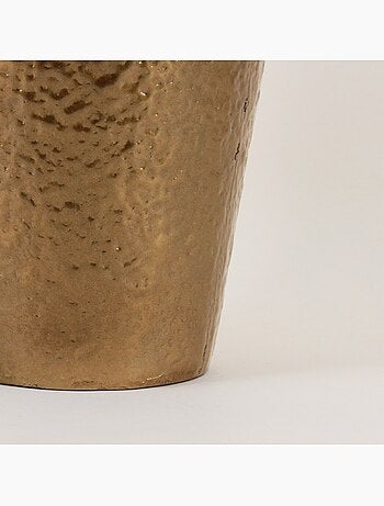 Vase design en métal martelé doré 50cm