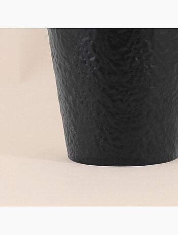 Vase design en métal martelé noir, H65cm