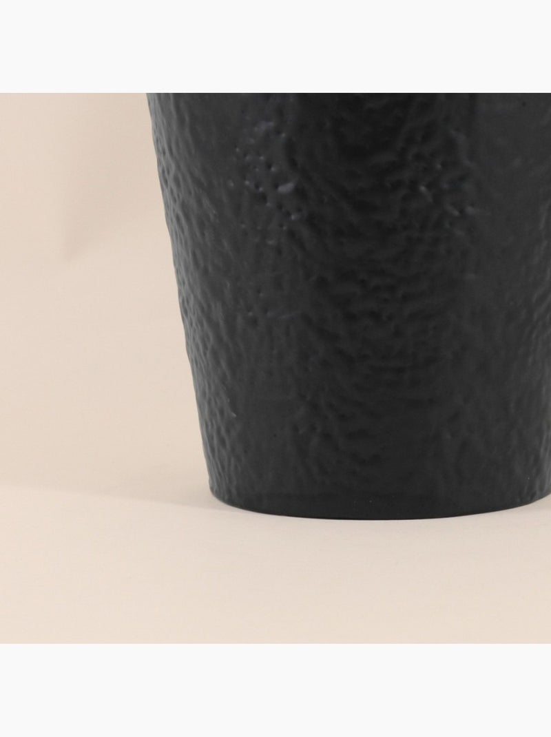 Vase design en métal martelé noir, H65cm Noir - Kiabi