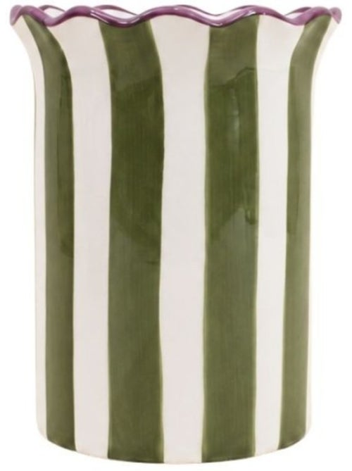 Vase en céramique rayé vert festonné 16x21cm - Kiabi Vase en céramique rayé vert festonné 16x21cm - Kiabi