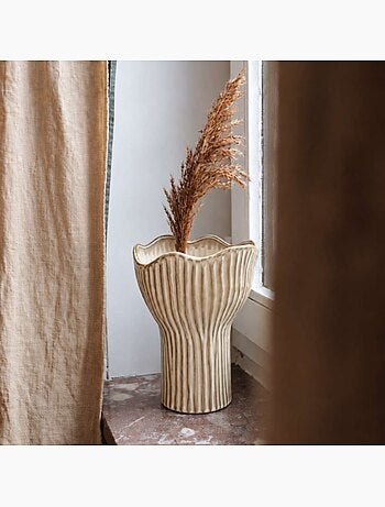 Vase en céramique strié marron finition ondulée, h22cm