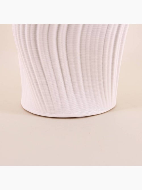 Vase twist en céramique blanche 3D 39cm - Kiabi