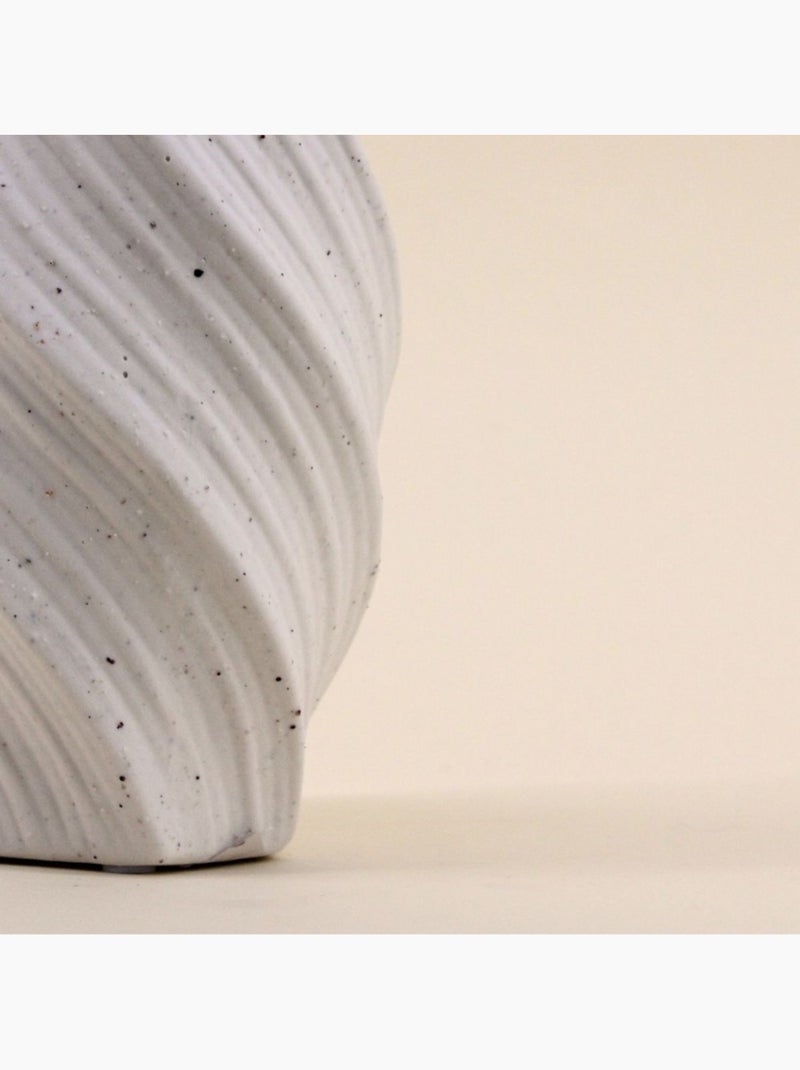 Vase twist en porcelaine blanche vague 20cm Blanc - Kiabi