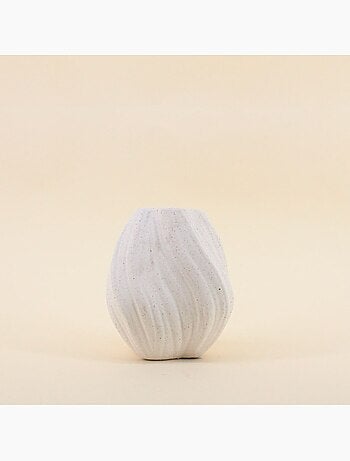 Vase twist en porcelaine blanche vagues 15cm