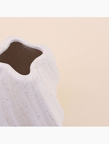 Vase twist en porcelaine blanche vagues 15cm