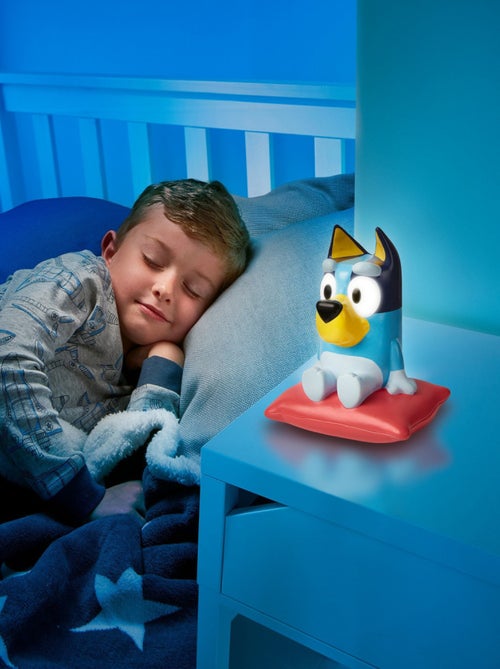 Veilleuse et lampe torche Bluey - Bluey assise sur un coussin - 12 cm - Kiabi