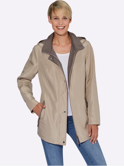 Veste à capuche avec col à revers et poches passepoilées - Taille standard - Moda Vilona - Kiabi Veste à capuche avec col à revers et poches passepoilées - Taille standard - Moda Vilona - Kiabi