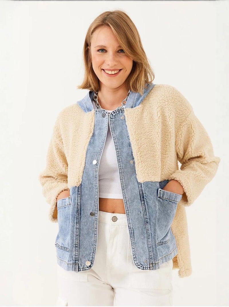 Veste à capuche en fausse fourrure bianco lucci avec détails en denim Beige argile - Kiabi