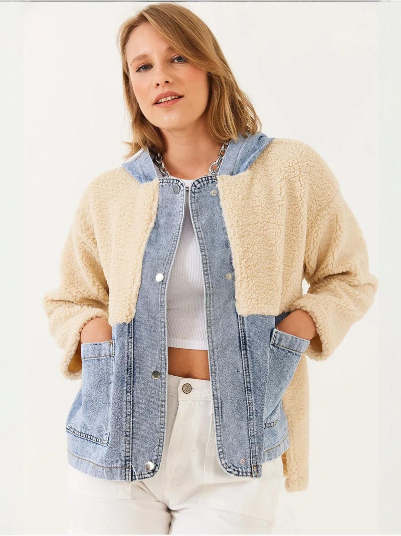 Veste à capuche en fausse fourrure bianco lucci avec détails en denim Beige argile - Kiabi