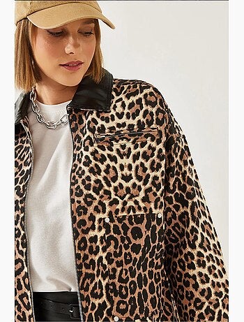 Veste à imprimé léopard avec col en cuir lucci