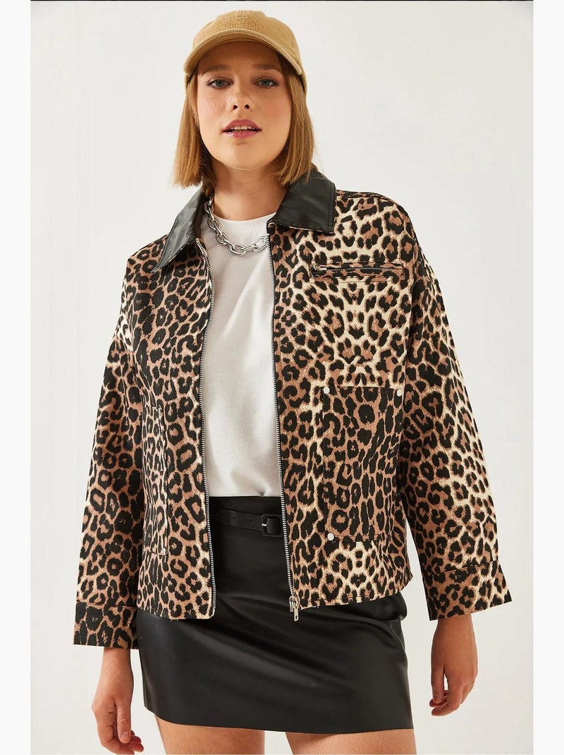 Veste à imprimé léopard avec col en cuir lucci Multicolore - Kiabi