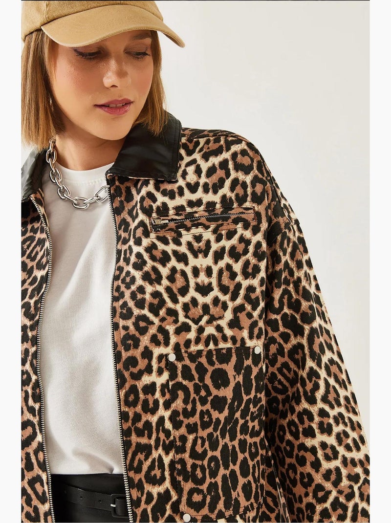 Veste à imprimé léopard avec col en cuir lucci Multicolore - Kiabi