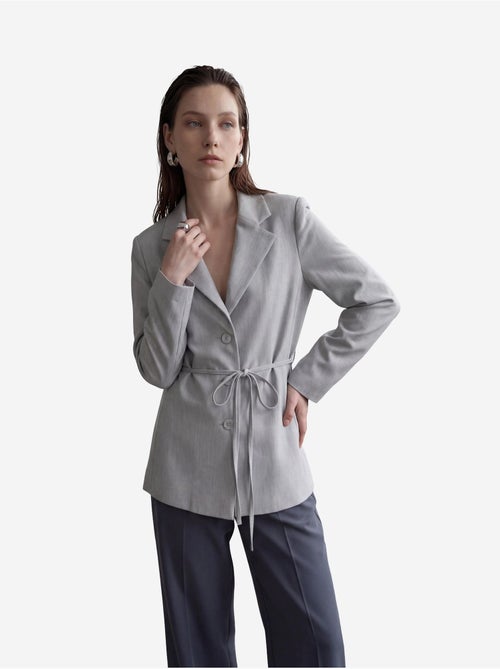 Veste blazer ceinturée en crêpe my fashion - Kiabi Veste blazer ceinturée en crêpe my fashion - Kiabi