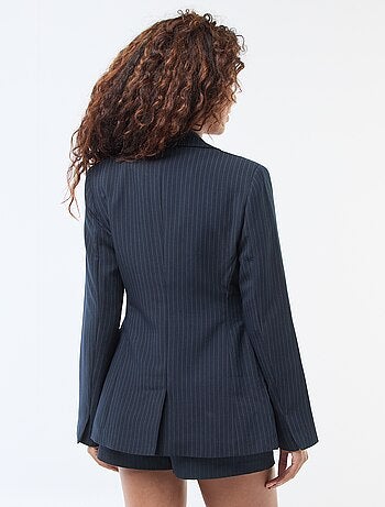 Veste blazer unie à la coupe cintrée