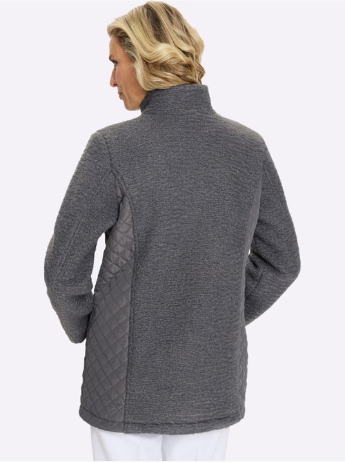 Veste bouclée coutures princesse structurantes - taille standard - moda vilona - Kiabi Veste bouclée coutures princesse structurantes - taille standard - moda vilona - Kiabi