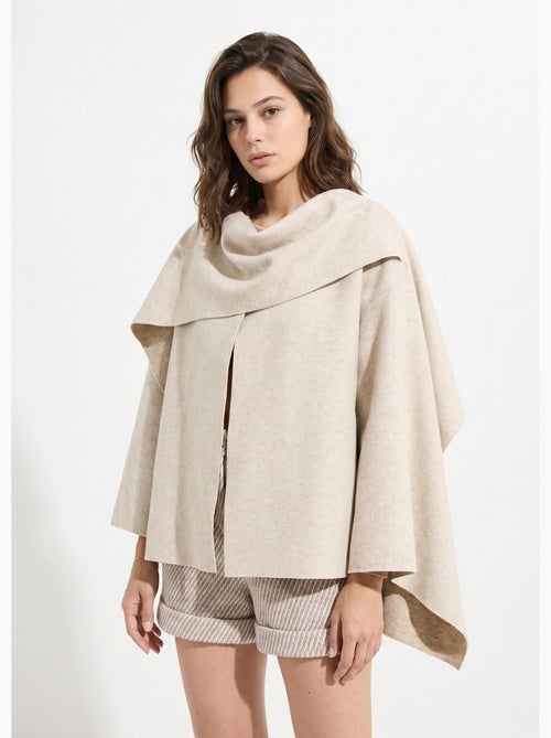 Veste bouton bijou métal et écharpe - afibel - Kiabi Veste bouton bijou métal et écharpe - afibel - Kiabi