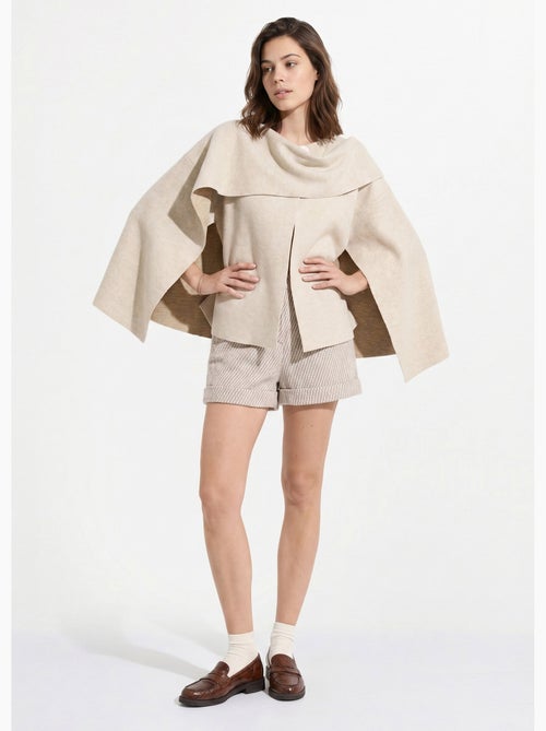 Veste bouton bijou métal et écharpe - afibel - Kiabi Veste bouton bijou métal et écharpe - afibel - Kiabi
