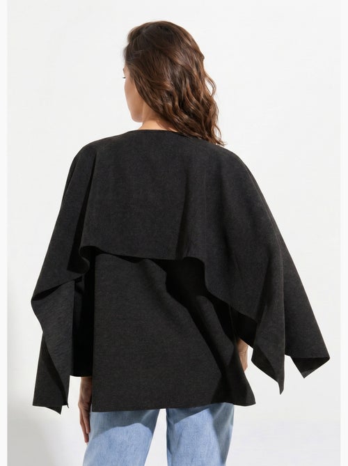 Veste bouton bijou métal et écharpe - AFIBEL - Kiabi Veste bouton bijou métal et écharpe - AFIBEL - Kiabi