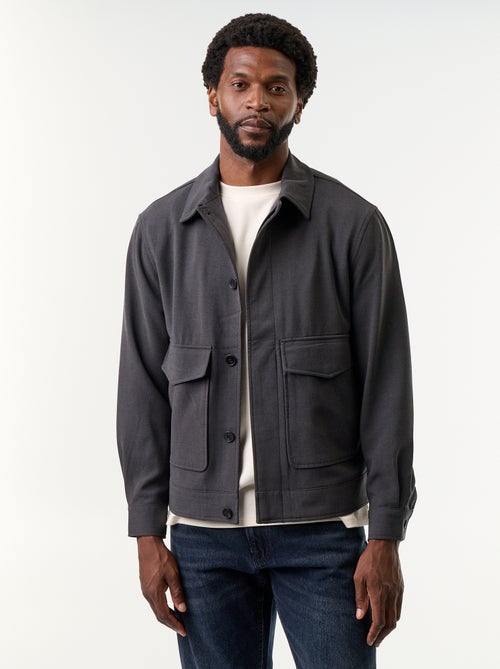 Veste boutonnée uni avec poches plaquées - Kiabi